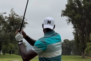 必发APP-詹姆斯转发与友人打高尔夫组图 追梦和富保罗一同参与