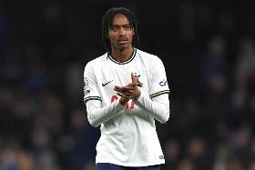 斯宾塞：孙兴慜不是大声呼喊的典型队长，他更多是以身作则